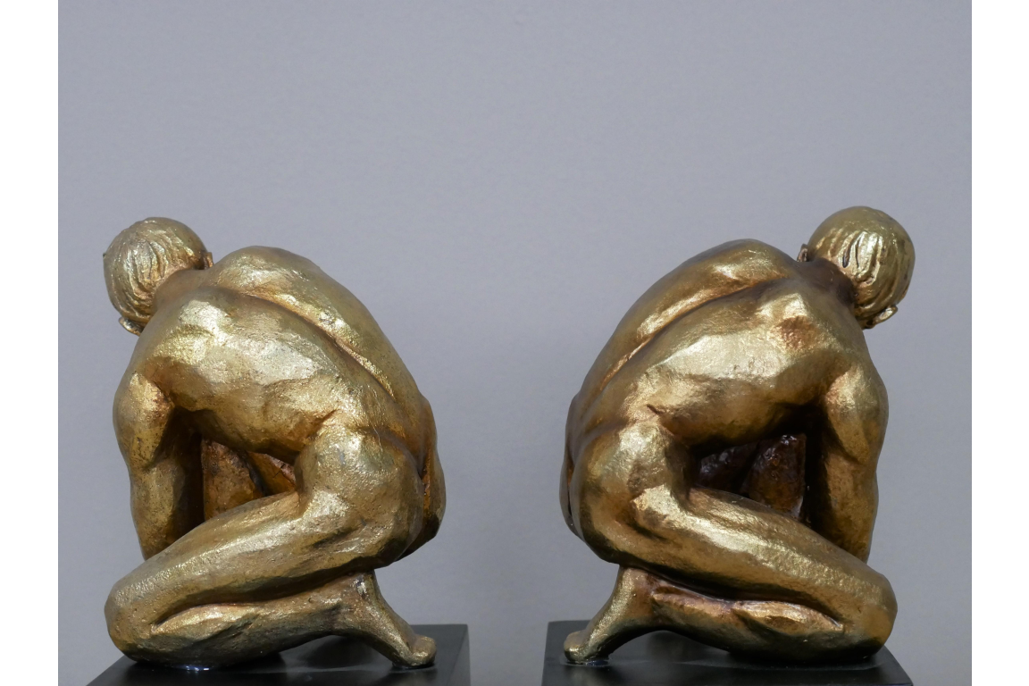 Gold Statue Bookends Set of 2 – Decorative Luxury Book Ends for Shelves & Home Décor