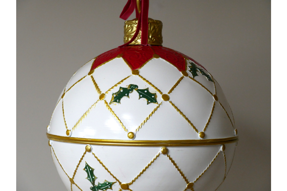 Small white red and gold hanging Xmas bauble metal