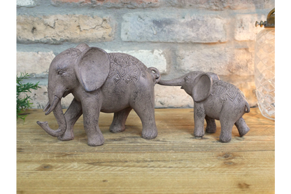 Elephant and baby elephant statue