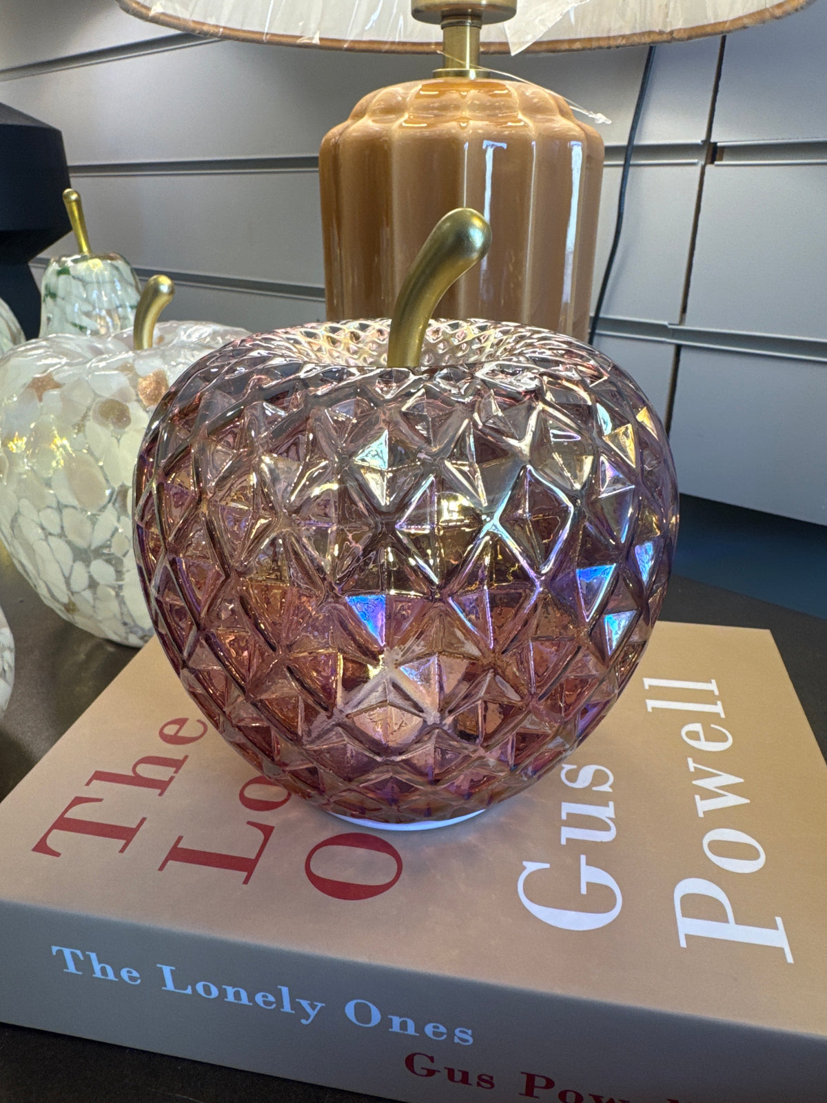 LED pink Glass Apple – 14cm