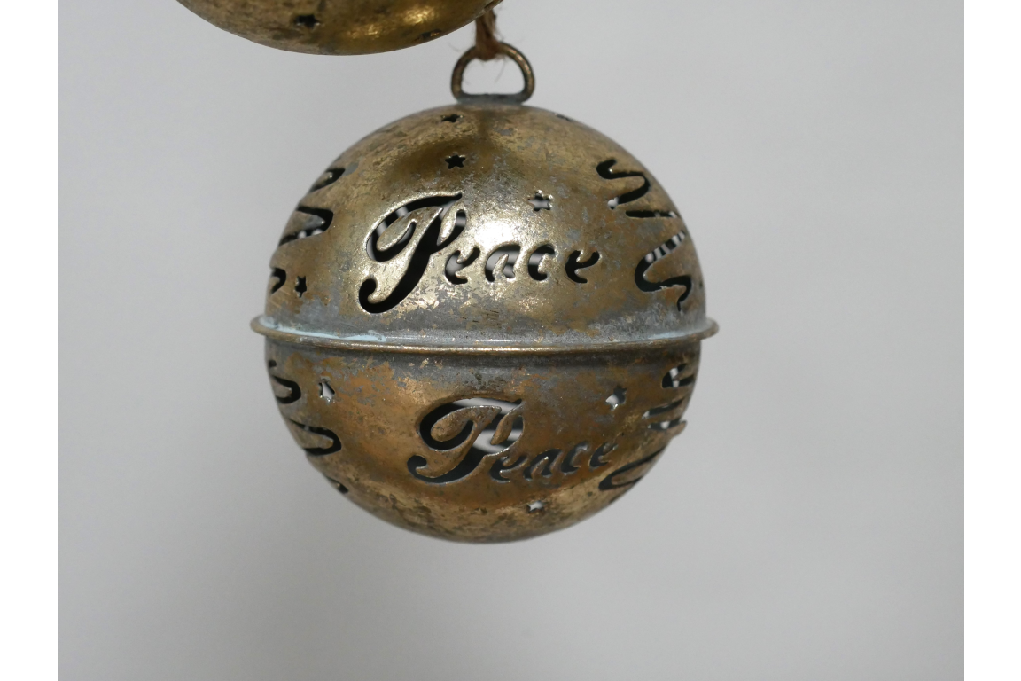 Set of 3 hanging Bells in gold