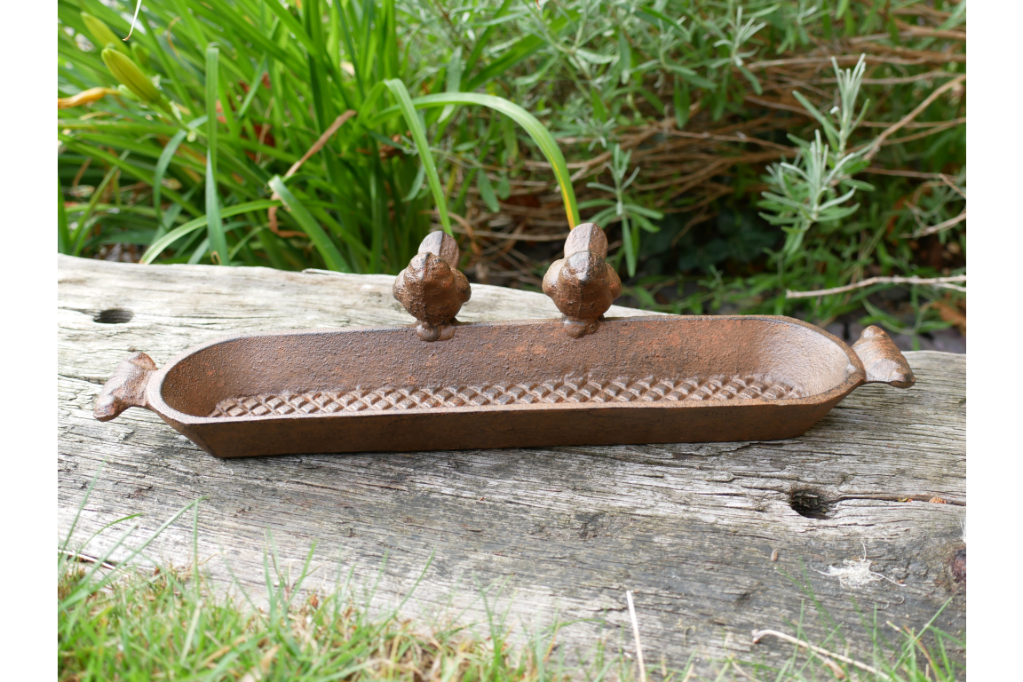 Metal bird feeder with bird detail perfect for the garden