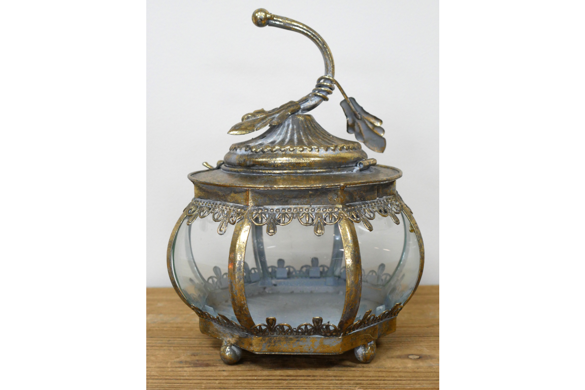 Smal Leaf design round shape lantern candle holder in antique gold and glass