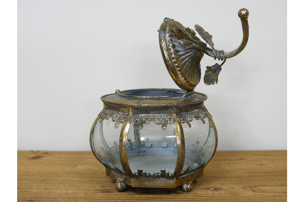 Smal Leaf design round shape lantern candle holder in antique gold and glass