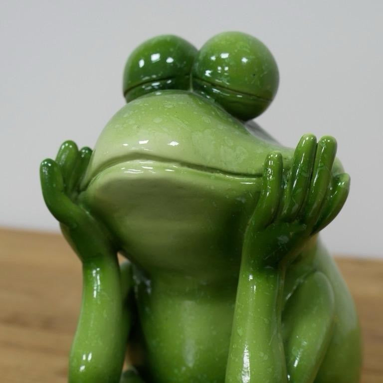 Green Frog Sitting Statue 29cm H 12cm W 13cm Whimsical Decor for Indoor Outdoor Spaces Adds Playful Touch to Room Decor