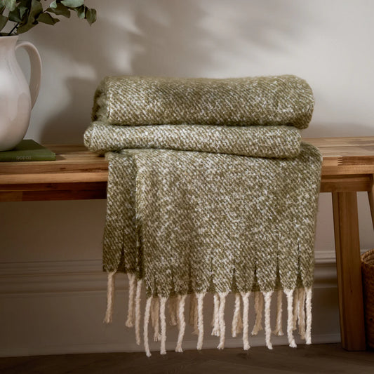 Isla soft woven green tasseled throw
