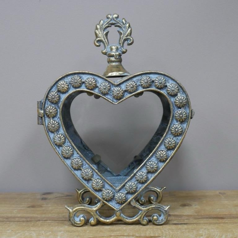 Heart Candle Holder Gold - Elegant Home Decor Ornament with Intricate Design for Special Occasions 27cm x 19cm x 10cm