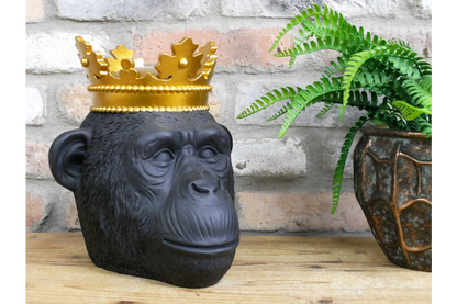 Crowned Gorilla Head Wall Decoration – Black & Gold Resin Wall Art – 26cm
