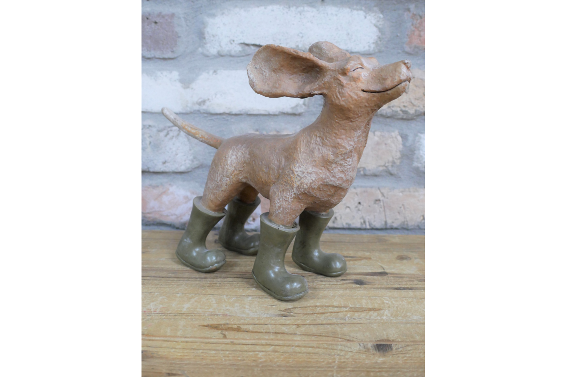 Dog in the wind statue