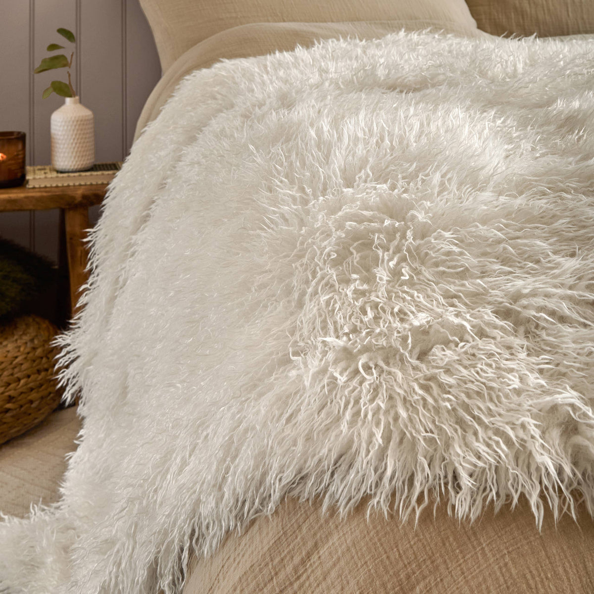 Rowan Faux Fur Throw Ecru: Ecru / 130 x 175cm